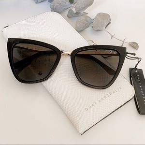 NEW - Quay Reina Sunglasses - Black w/ Gol…